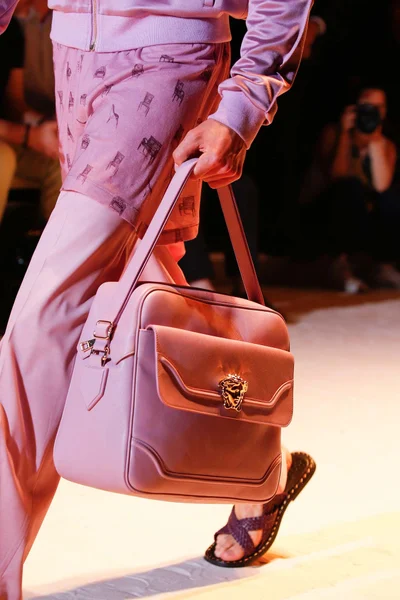 Look 35